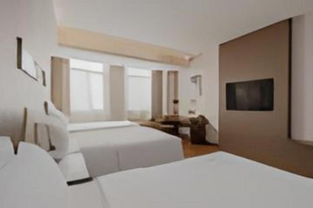 Yitel Hongqiao Railway Station National Convention And Exhibition Center Hotel 4*
