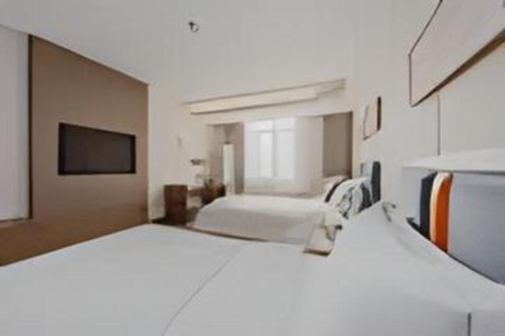 Yitel Hongqiao Railway Station National Convention And Exhibition Center Hotel