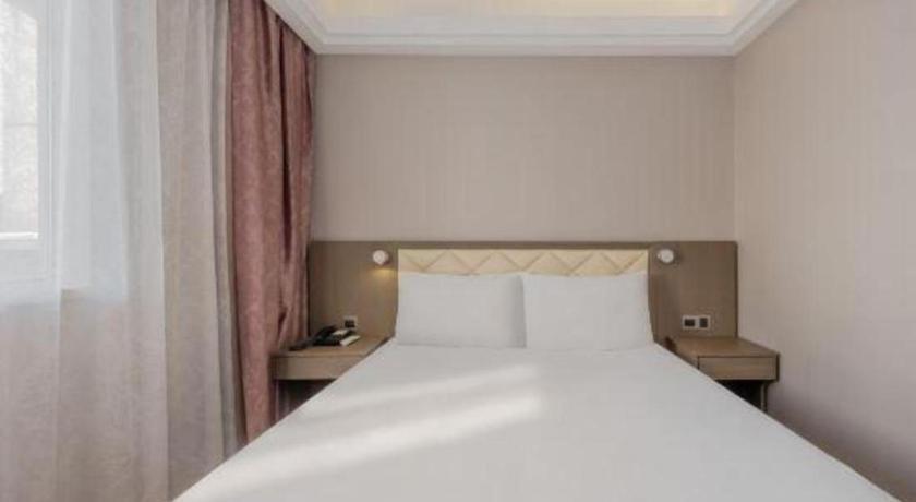 Yitel Hongqiao Railway Station National Convention And Exhibition Center Hotel 4*