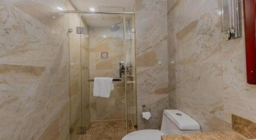 Yitel Hongqiao Railway Station National Convention And Exhibition Center Hotel 4*