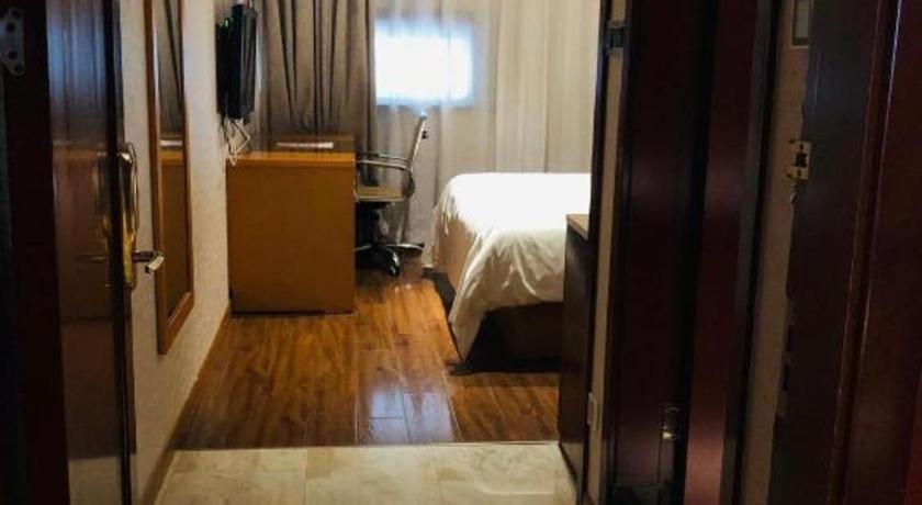 Yitel Hongqiao Railway Station National Convention And Exhibition Center 4* Xangai