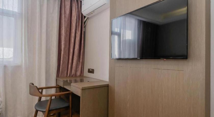Yitel Hongqiao Railway Station National Convention And Exhibition Center Hotel 4*