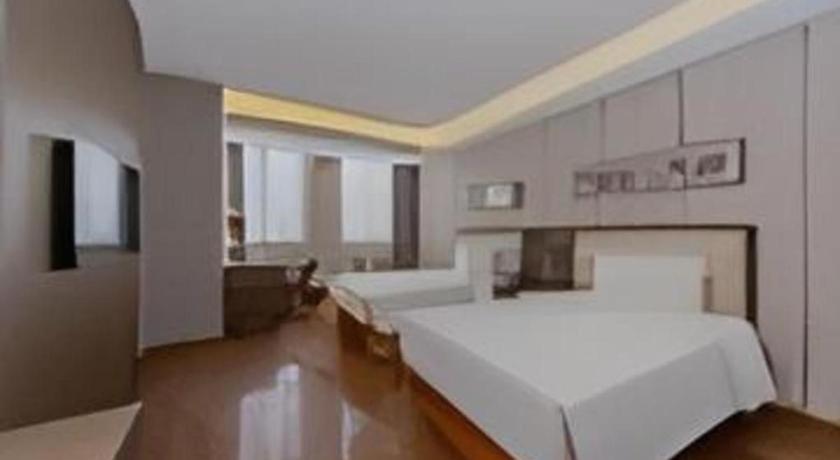 Yitel Hongqiao Railway Station National Convention And Exhibition Center 4*