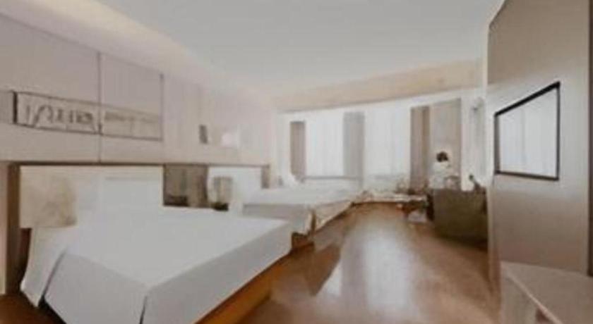Yitel Hongqiao Railway Station National Convention And Exhibition Center