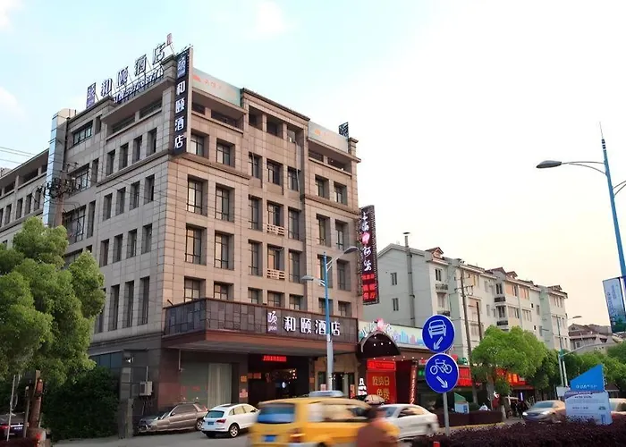 Yitel Shanghai Hongqiao Railway Station National Convention And Exhibition Center